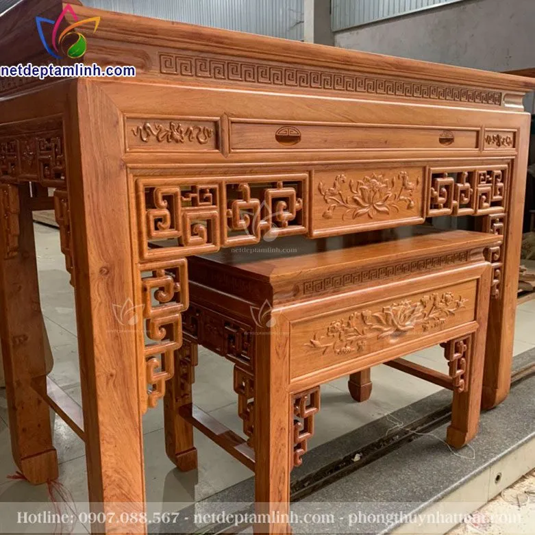 Bàn thờ đứng gỗ Hương cao cấp