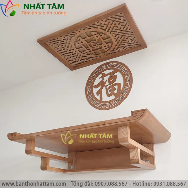 Bàn thờ treo tường chung cư hiện đại gỗ tự nhiên