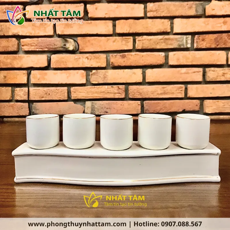 Cốc nước, ly nước thờ